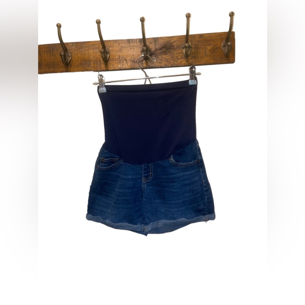 Maternity shorts